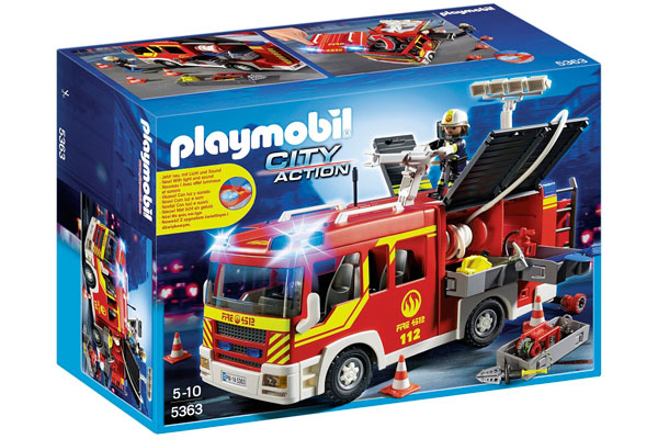 playmobil-city-action-camion-bomberos-con-luz-manguera-5363-barato-juguete